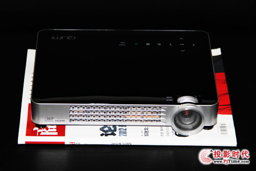 ӍQumi Q7