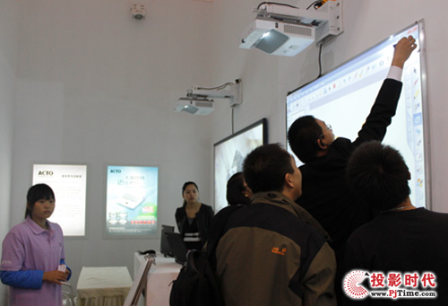 領先教育解決方案助力雅圖笑傲普教展