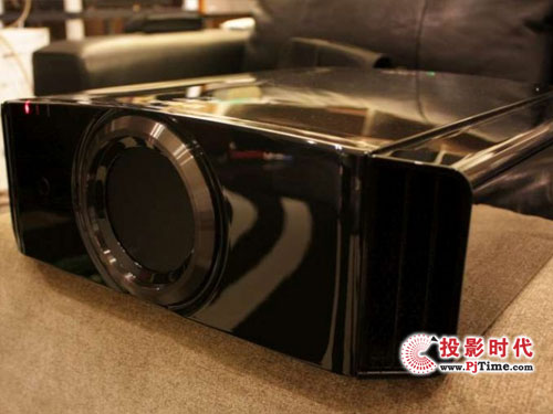高端大氣上檔次 JVC家用投影機DLA-X700RB外觀賞析
