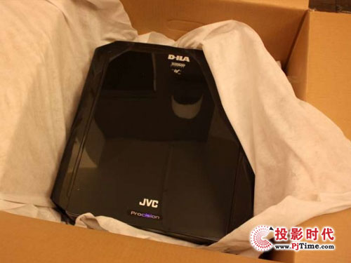 高端大氣上檔次 JVC 4K家用投影機外觀賞析