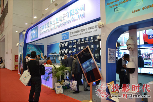 高清產(chǎn)品1：顯示端移動電腦廣告機