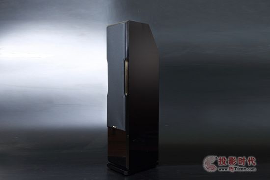 大尺寸的威猛造型：HD Comet CP-1200F落地喇叭