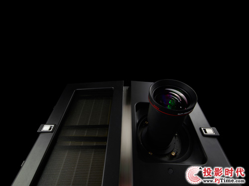 華南首家激光巨幕廳落戶深圳 巴可激光放映機提升極致觀影體驗