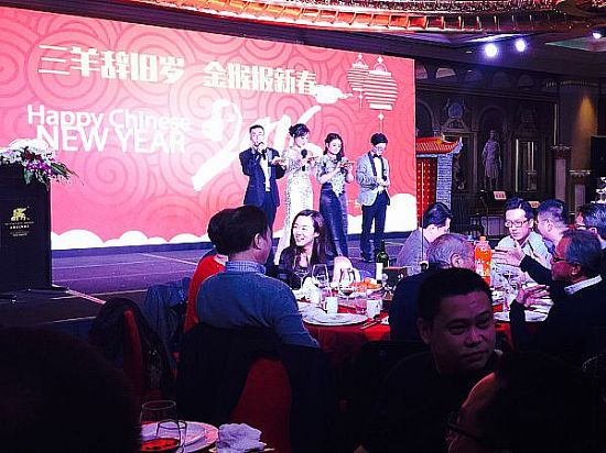 小李子拿影帝了，中國智能投影企業該干些啥？