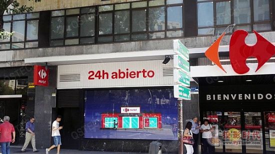 青松P3.0小間距LED顯示屏亮相西班牙馬德里Market連鎖超市