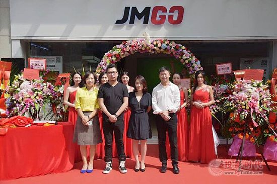 堅果投影儀首家旗艦店開業 10分鐘首單售出 