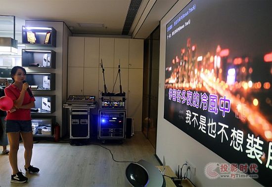 堅果投影儀首家旗艦店開業 10分鐘首單售出 