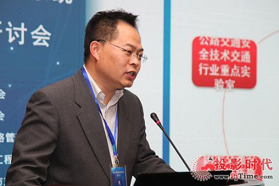 上海三思小間距高清LED監(jiān)控屏助力智慧交通