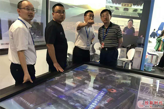 珠海航展 中航國畫系列激光投影機持續吸睛