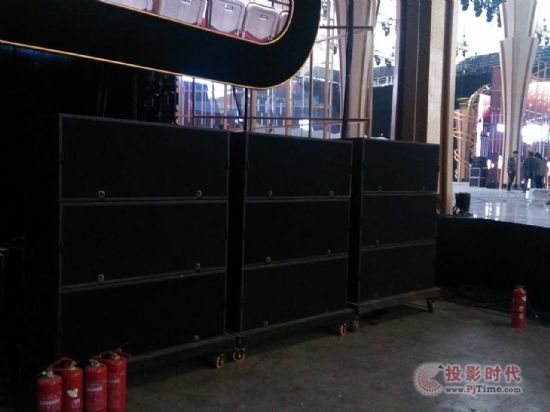 L-AcousticsDiGiCoˇg(sh)(ji)o