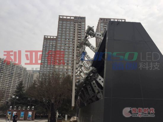 藍碩科技打造西安高新區智能機械臂展演系統