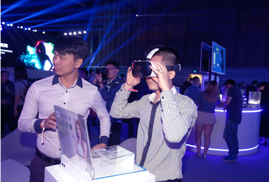 真實(shí)即將上演!飛利浦VR新品打造VIP觀影體驗(yàn)