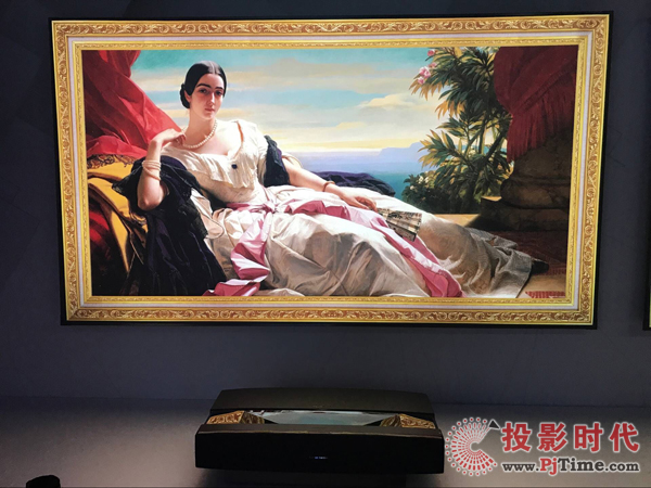 極米發(fā)布全球首款120英寸4K雙色激光無(wú)屏電視T1