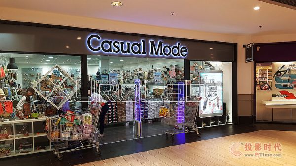 連鎖店玻璃櫥窗透明LED顯示屏0726