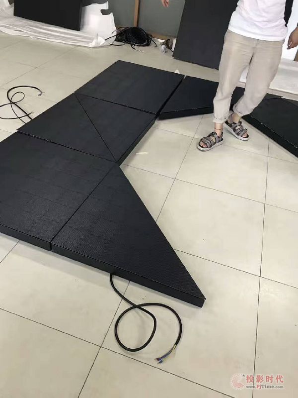 狂熱的夏季，明興光創意異形屏再度進駐夜場