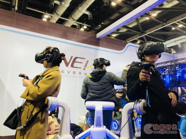 玖的攜最前沿VR產(chǎn)品亮相2018CAE