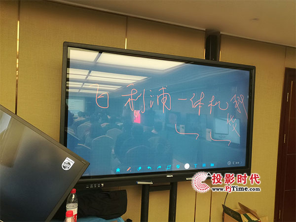 平板PK投影：零售商務(wù)會(huì)議顯示的新戰(zhàn)爭(zhēng)