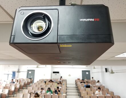 不羨慕凌晨四點的哈佛圖書館，智慧學習從每一節課開始