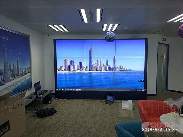 武漢平安金融中心55寸液晶拼接屏