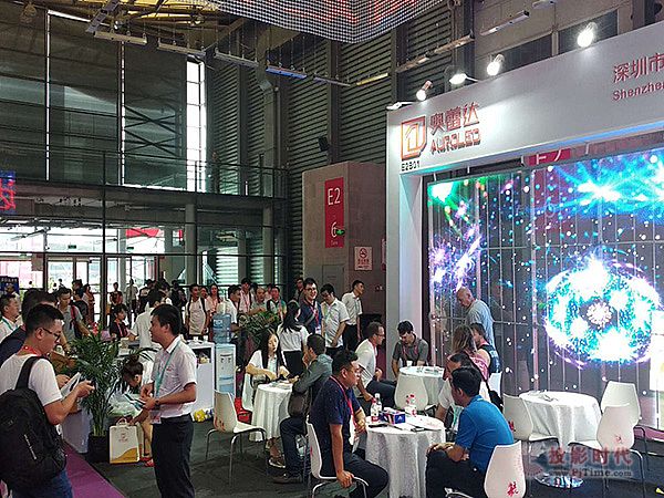 奧蕾達參加2018上海國際LED展