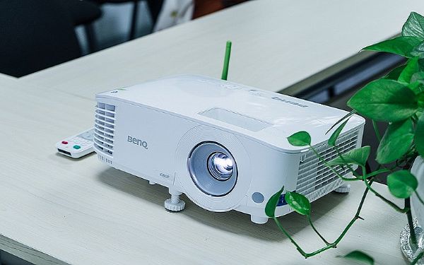 BenQ̄ͶӰC