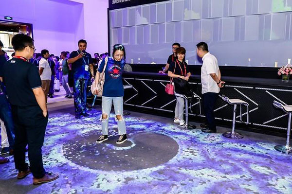 ܄µ InfoComm 2019