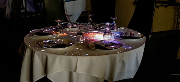 ÉclairBistro運用投影映射改變用餐體驗