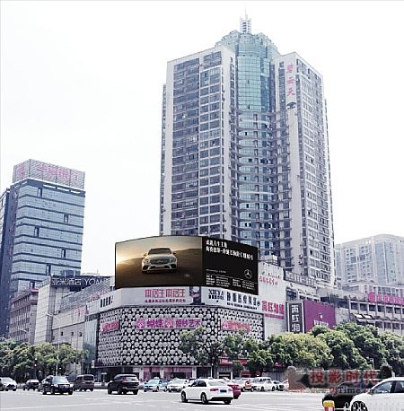 約500㎡ 長(zhǎng)沙碧云天大廈外全彩弧形屏