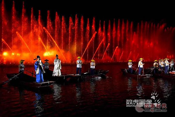 數(shù)虎圖像助力大縱湖實(shí)景水秀 一副蕩氣回腸的“夢(mèng)幻畫卷”