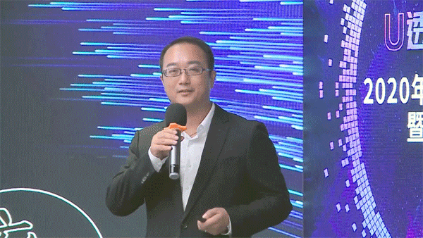 洲明文創透明屏BU總經理楊勤康先生發布產品