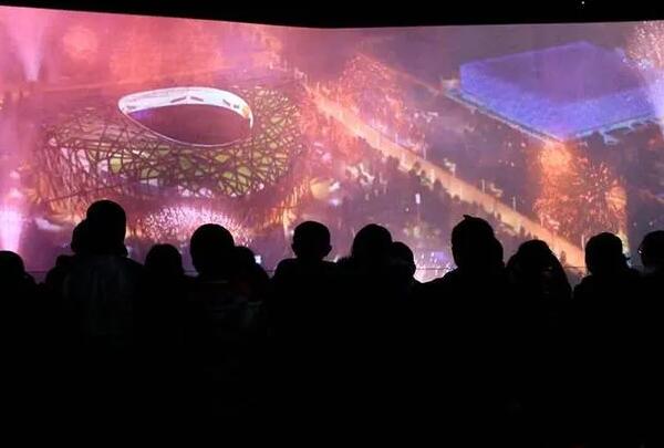 光影交輝的新突破：2020年10大精彩投影工程案例