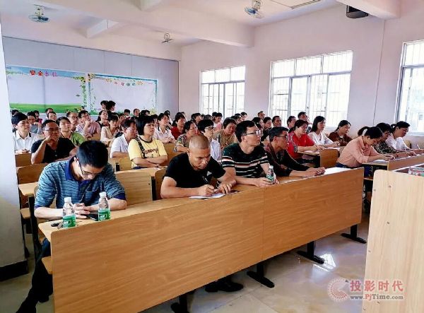 借力創(chuàng)維光電智慧教育，打造博白縣智慧課堂