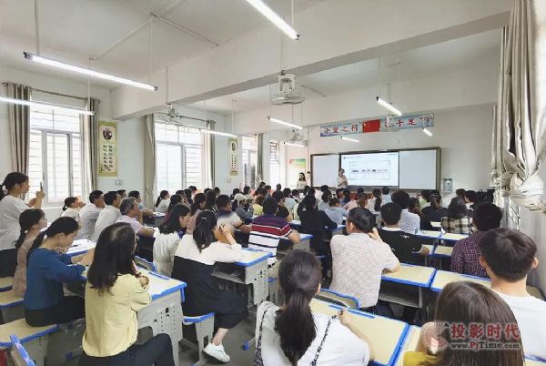 借力創(chuàng)維光電智慧教育，打造博白縣智慧課堂
