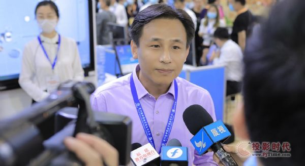 網龍AI機器人亮相第79屆中國教育裝備展