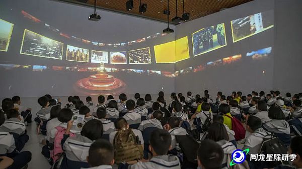 網龍以沉浸式光影技術呈現建黨百年光輝歷程