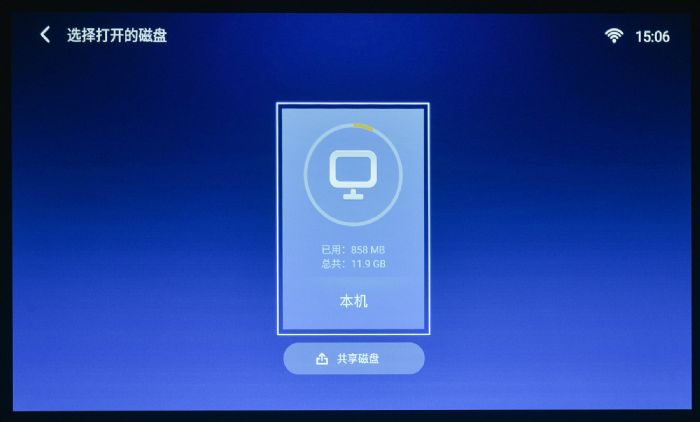 明基E592智能商務(wù)投影攝影工作室應(yīng)用智能系統(tǒng)輔助，攝影師專注拍攝就好