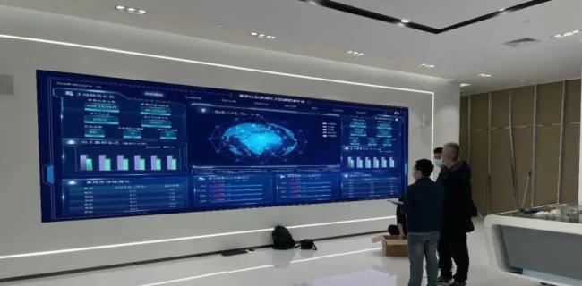 聯(lián)誠發(fā)為邁瑞醫(yī)療展廳與新韓銀行大堂精心打造的龍顯禧系列超高清小間距大屏正式投入使用