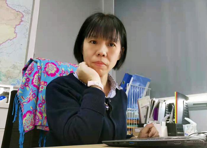 ROLY的“叢林法則”——致逆境中的投影人