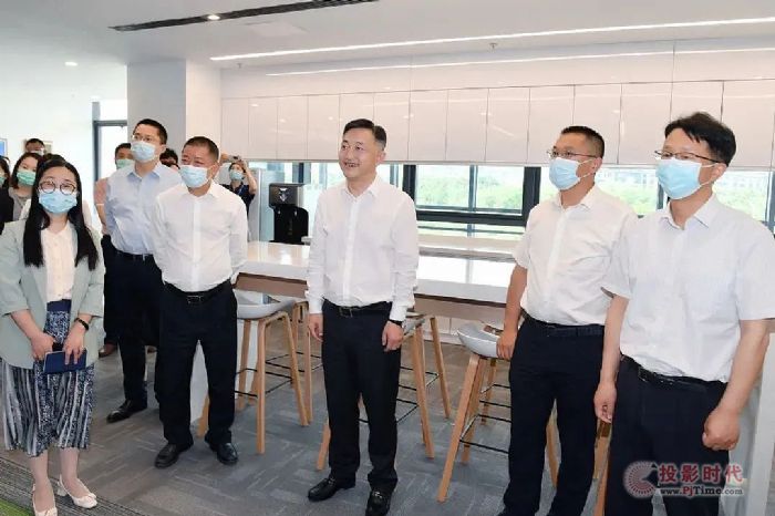 蘇州吳江區委書記李銘一行視察京東方藝云蘇州基地