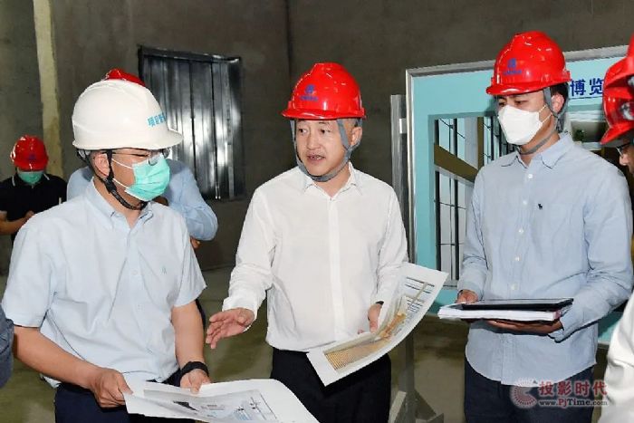 蘇州吳江區委書記李銘一行視察京東方藝云蘇州基地