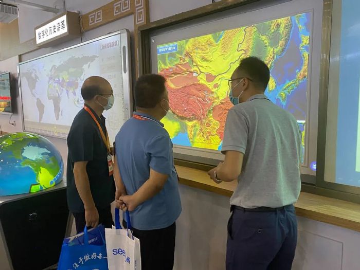 羿飛教育亮相第四屆河南省教育裝備展覽會(huì)