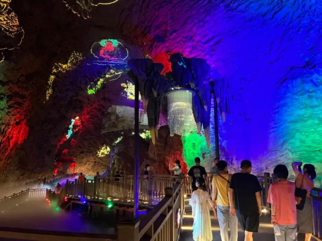 麗訊激光投影機(jī)打造戶外夜游項(xiàng)目：張家界《九歌·山鬼》