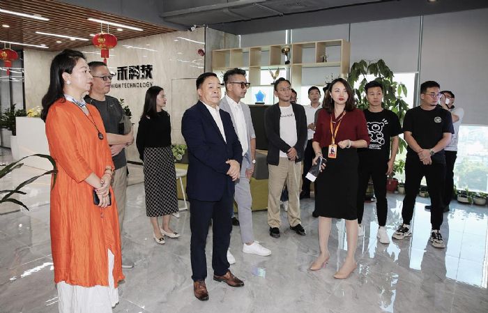 深圳市室內(nèi)設計師協(xié)會設計師參觀一禾科技