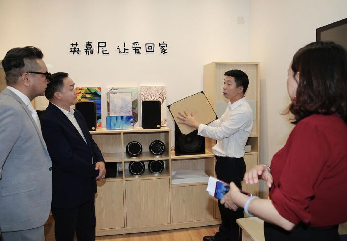 深圳市室內(nèi)設計師協(xié)會設計師參觀一禾科技