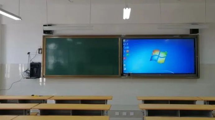 上課既想智能化，又想保留粉筆書寫體驗？這個搭配超炫酷！