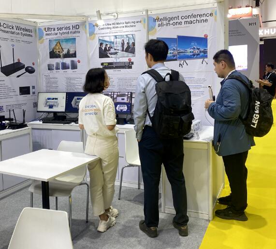 P_InfoComm Asia̩ҕ Ocgչ[FӍ