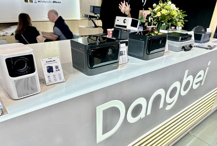 當貝在IFA 2023推出首款搭載Google TV的超薄激光投影儀當貝Atom
