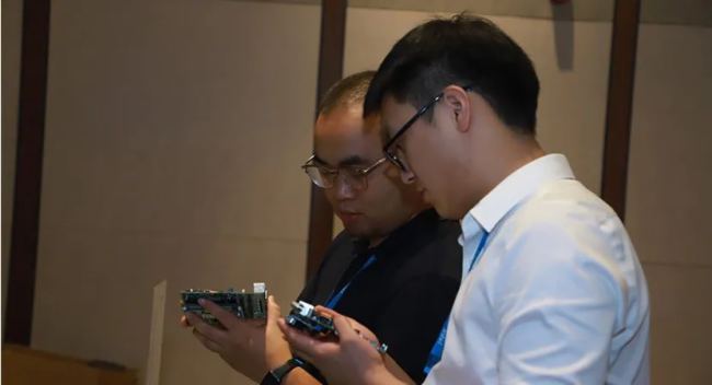 2023新品發(fā)布會——德晟達攜手英特爾共定新一代OPS規(guī)范