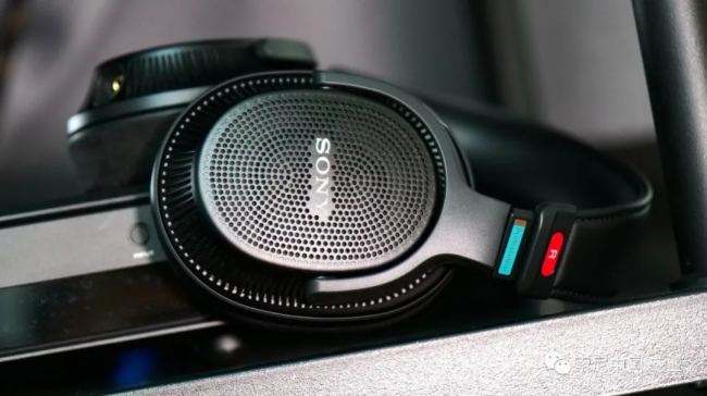 MDR-MV1O C HiFi
