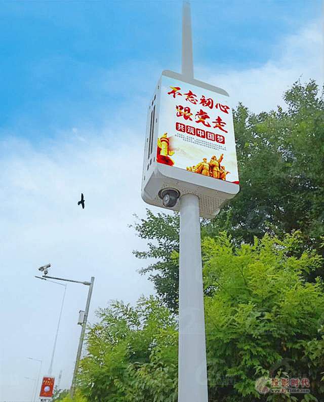 強(qiáng)力巨彩LED智慧燈桿屏，引領(lǐng)智慧城市新潮流